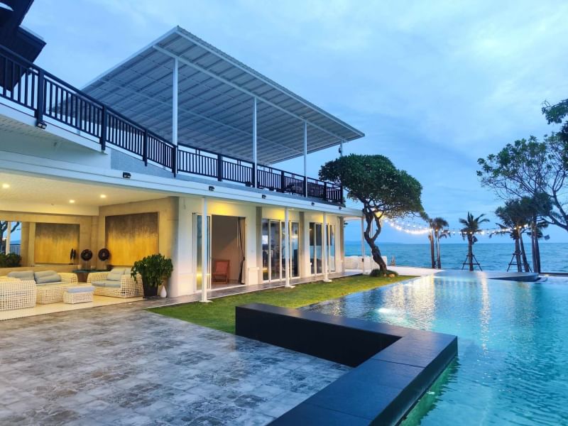 Luxurious Dharawadi Pool Villa with Spacious Design in Quiet Najomtien
