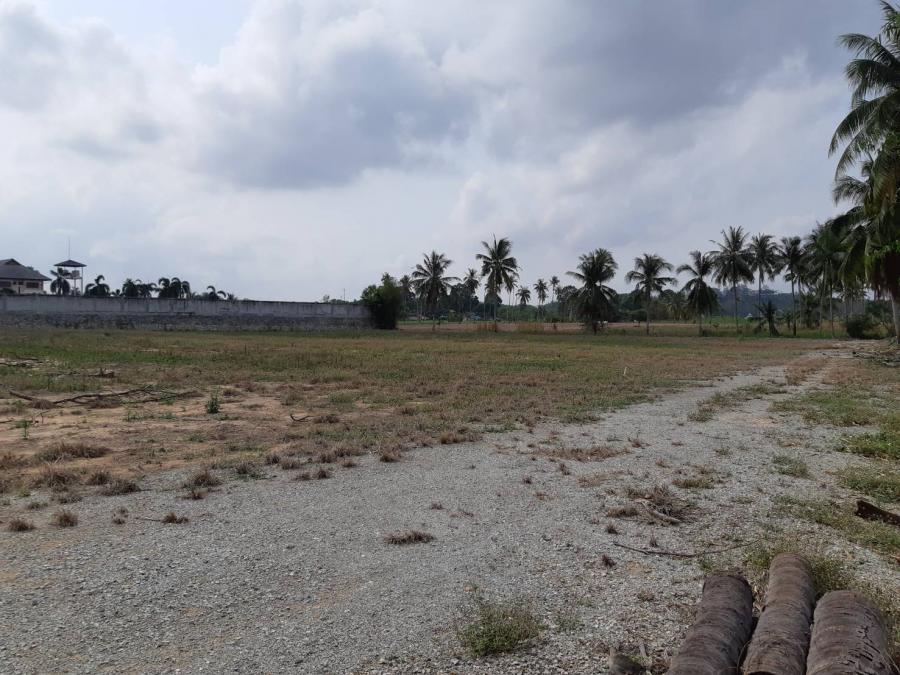 Large Land For Sale In Mabprachan Lake, East Pattaya