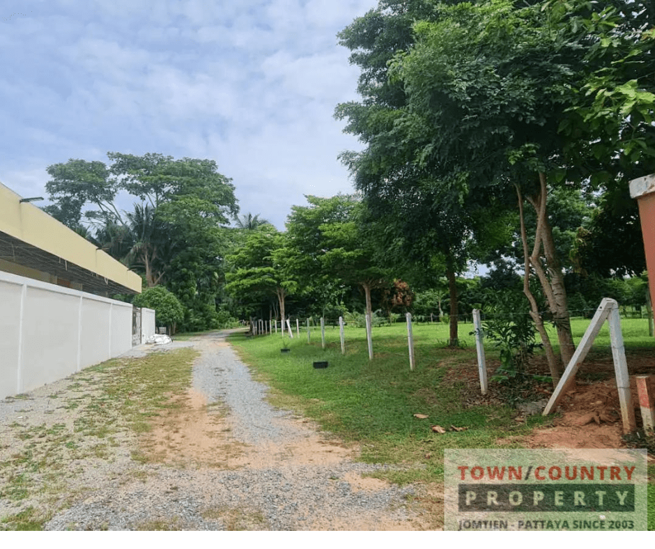 Escape the chaos and embrace tranquility in this beautiful rural area of Huai Yai