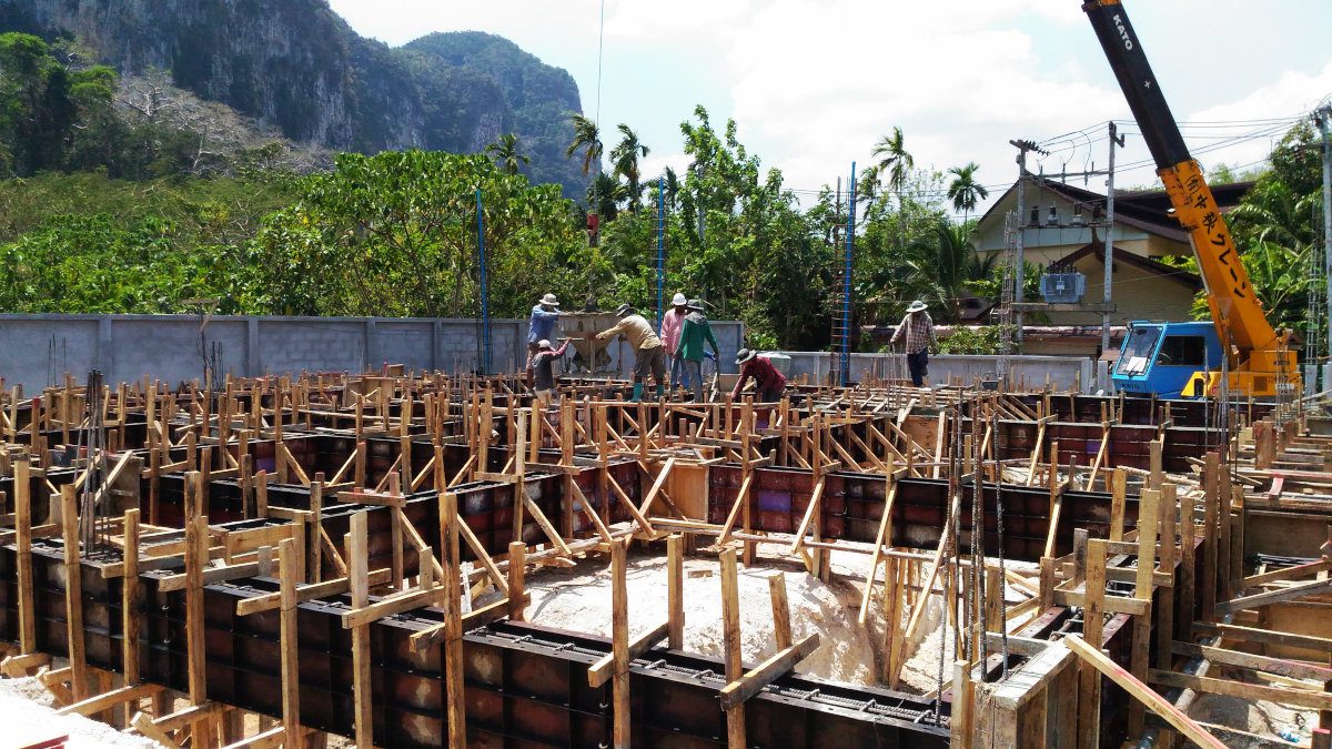 “Living Upcountry” with Local Conveniences Nearby