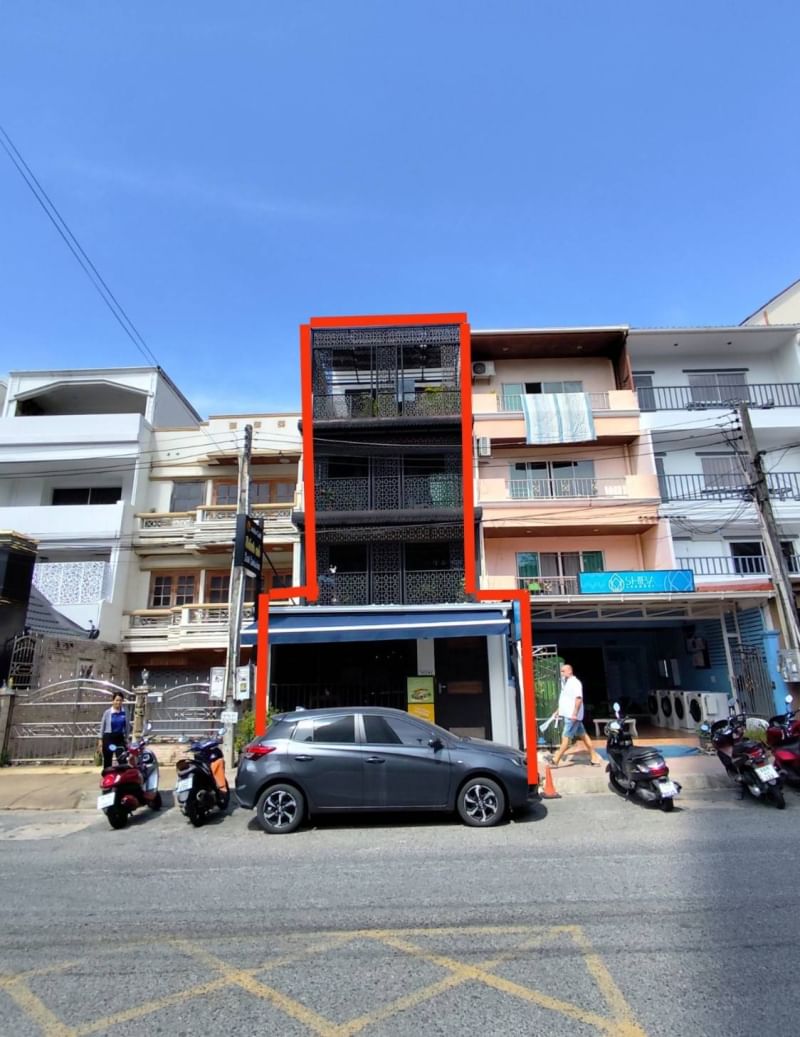 4Storey  Commercial Building For Sale Pratamnuk