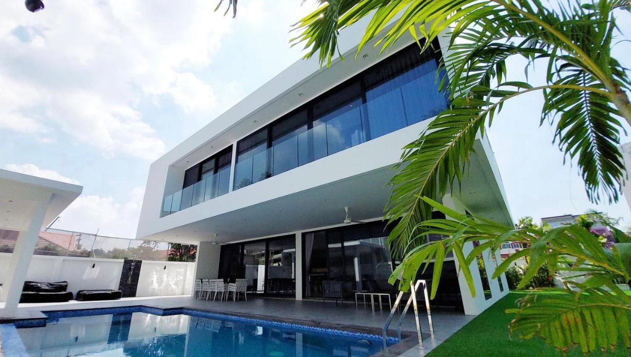 Stunning Luxury Pool Villa in Pratumnak, Pattaya
