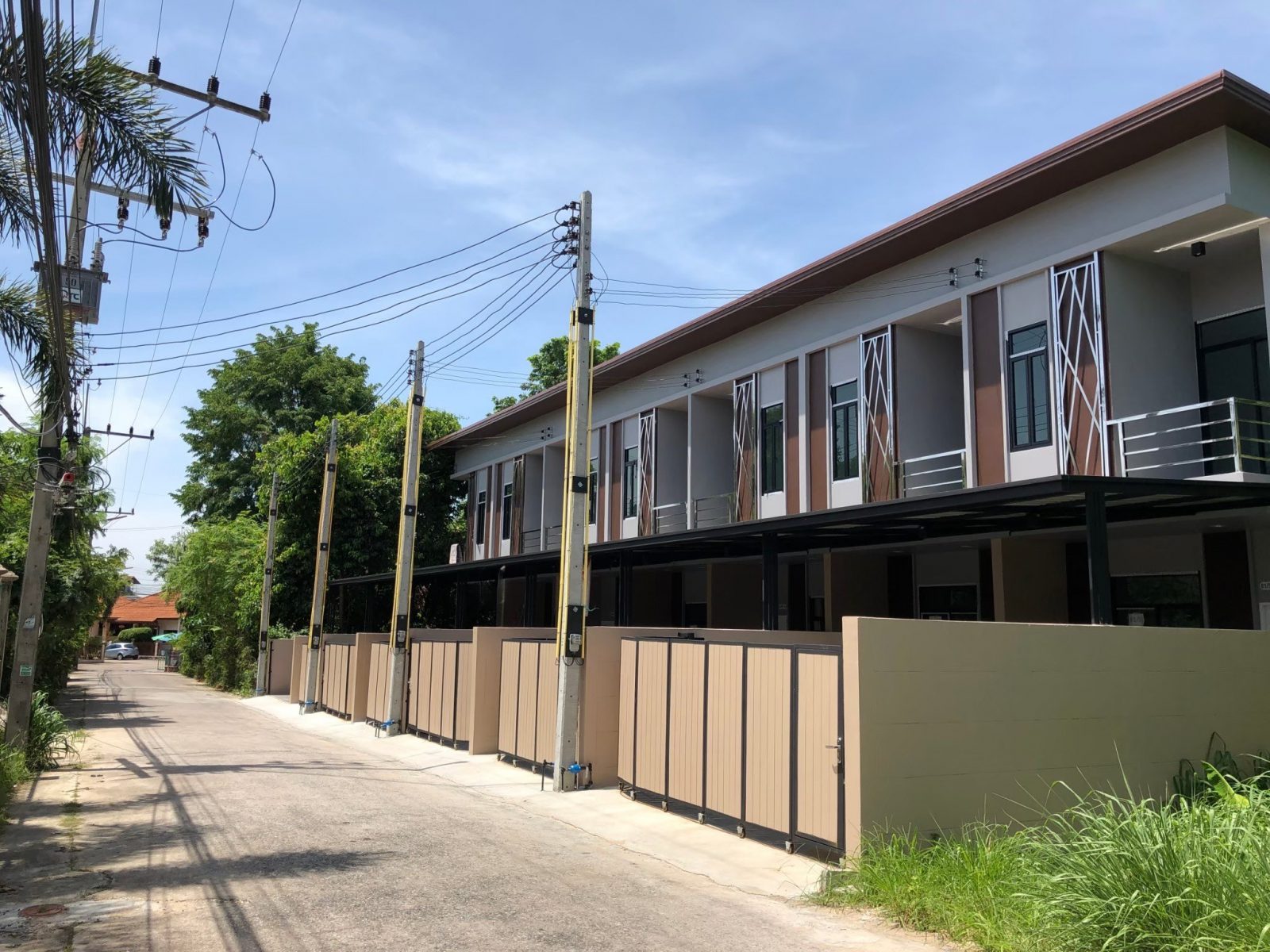 Make It Yours - Unfurnished Townhome With Full Potential | Available For Sale