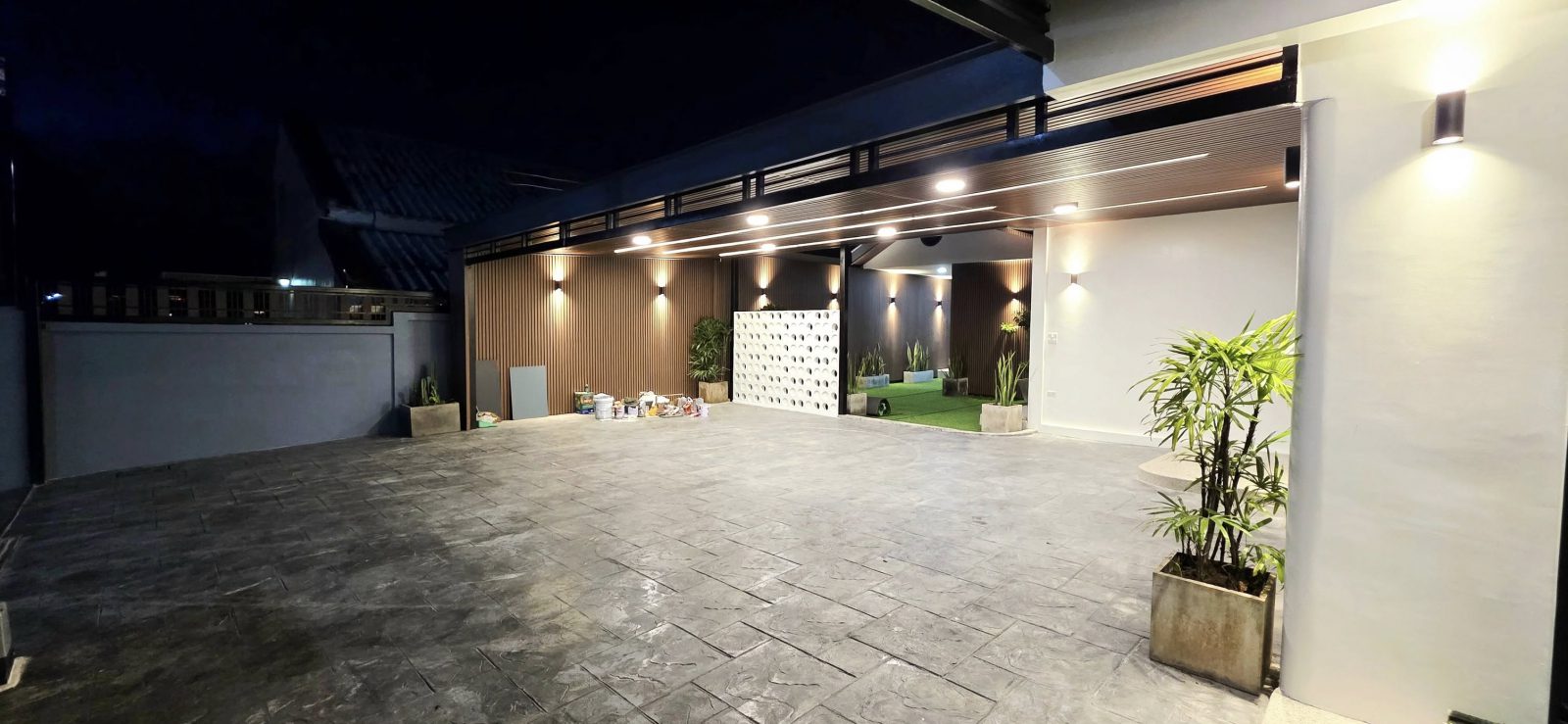 Renovated Comfort - Your Spacious Home in Town