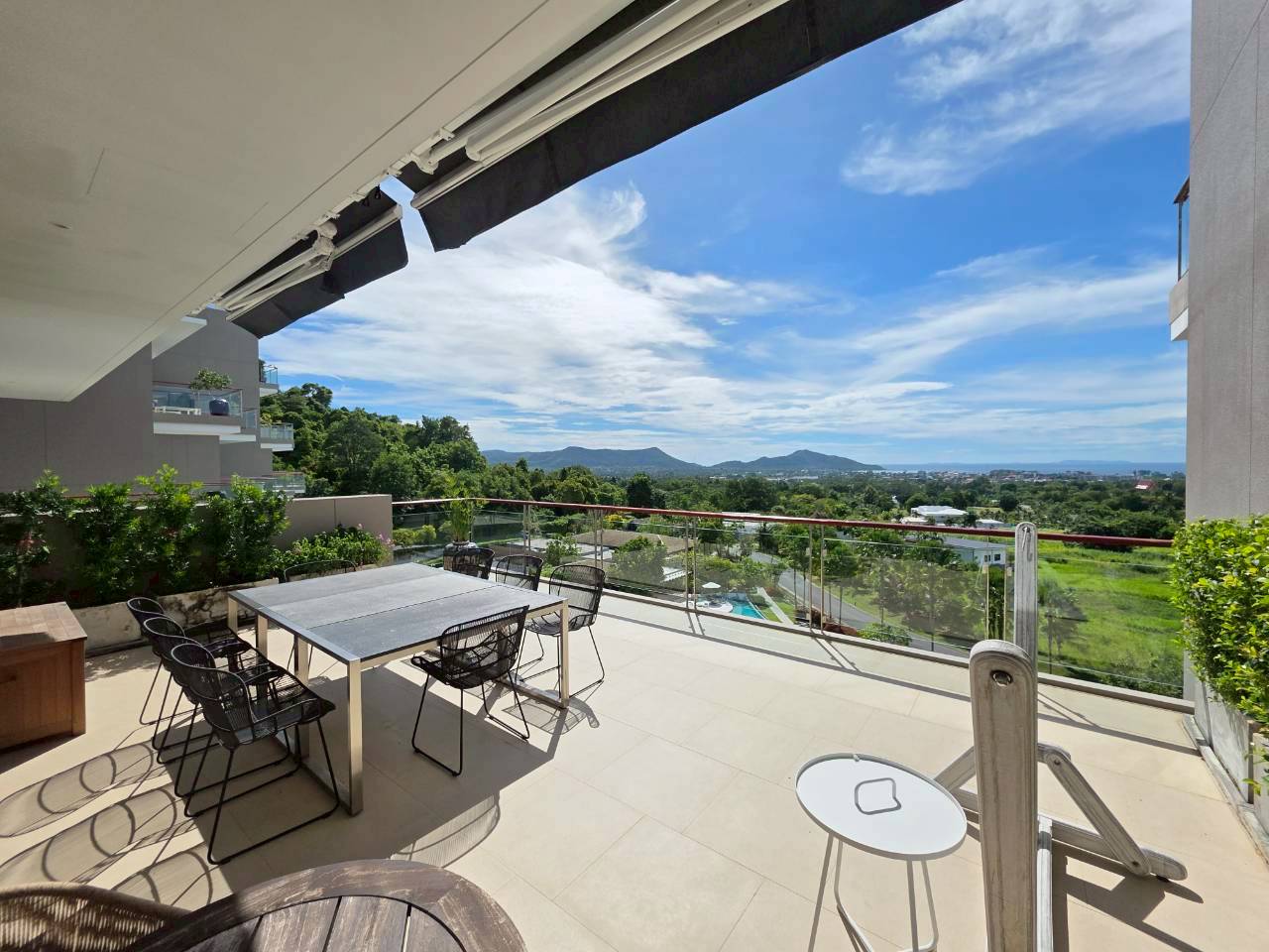 Grand Scale Living with Endless Views – Bangsaray Heights thumbnail