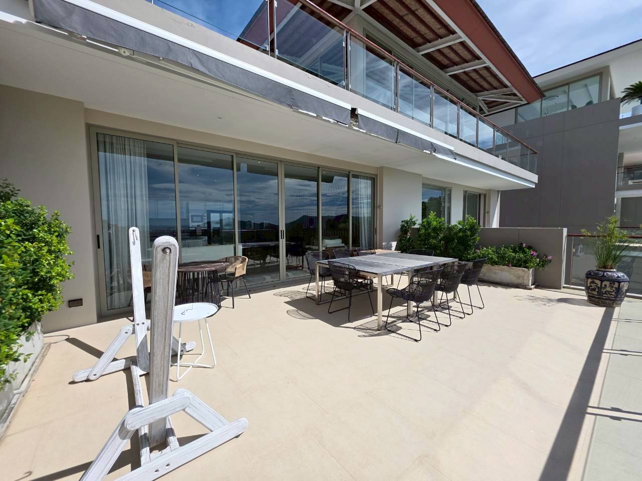 Grand Scale Living with Endless Views – Bangsaray Heights thumbnail