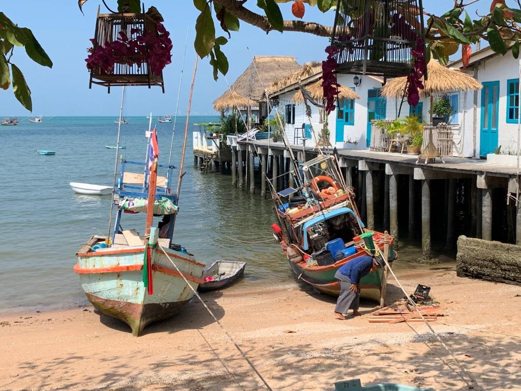 Bang Saray, Chonburi: A Prime Location for Living and Investing