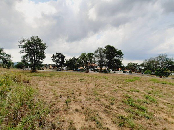 Stunning Land For Sale On Phoenix Golf Course thumbnail