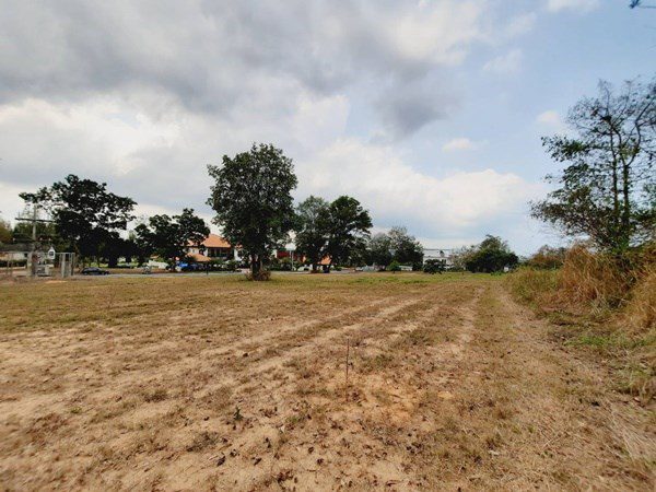 Stunning Land For Sale On Phoenix Golf Course thumbnail