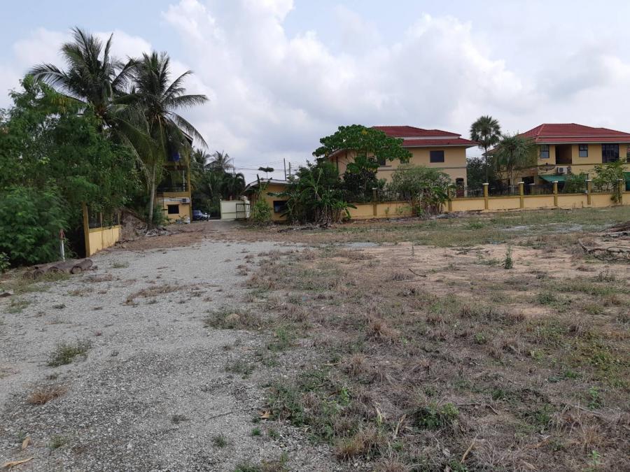 Large Land For Sale In Mabprachan Lake, East Pattaya thumbnail