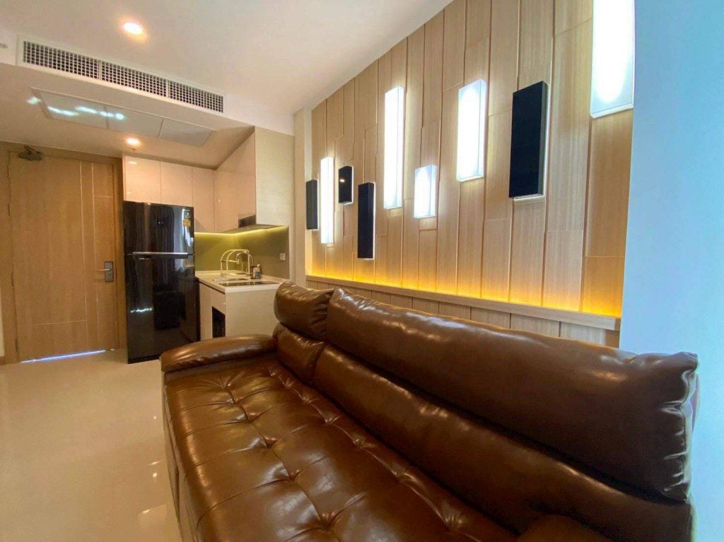 Sea View Condo For Sales and Rent at the Riviera Jomtien thumbnail