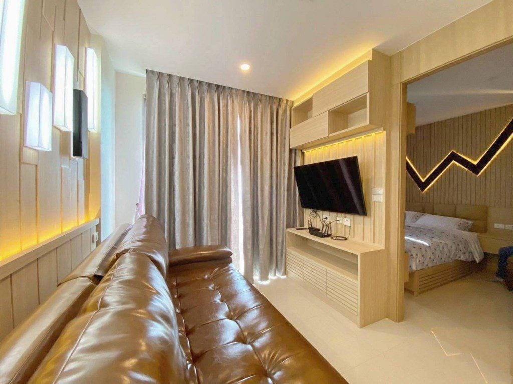 Sea View Condo For Sales and Rent at the Riviera Jomtien thumbnail