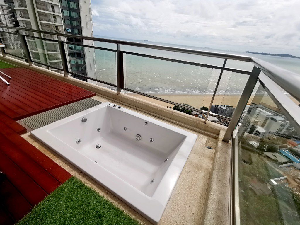 Luxury sea view Condo for sale at Reflection condominium thumbnail