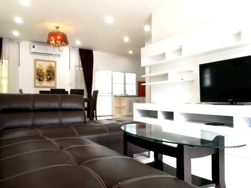 3 Bedrooms House for sale and rent in East Pattaya thumbnail