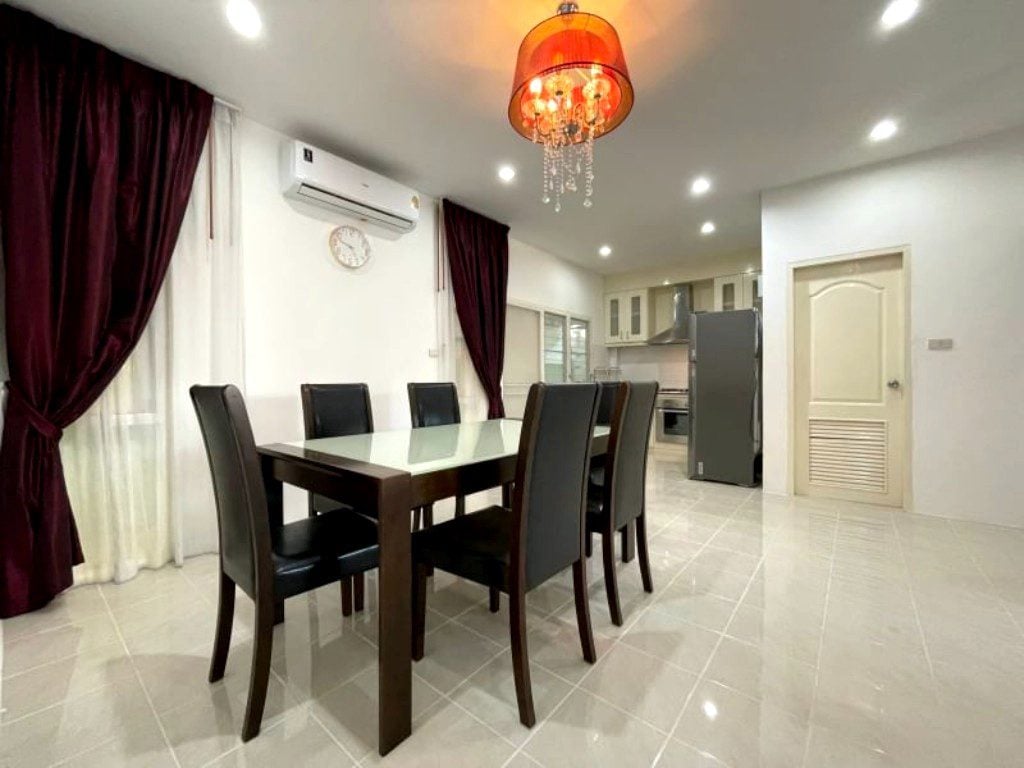 3 Bedrooms House for sale and rent in East Pattaya thumbnail