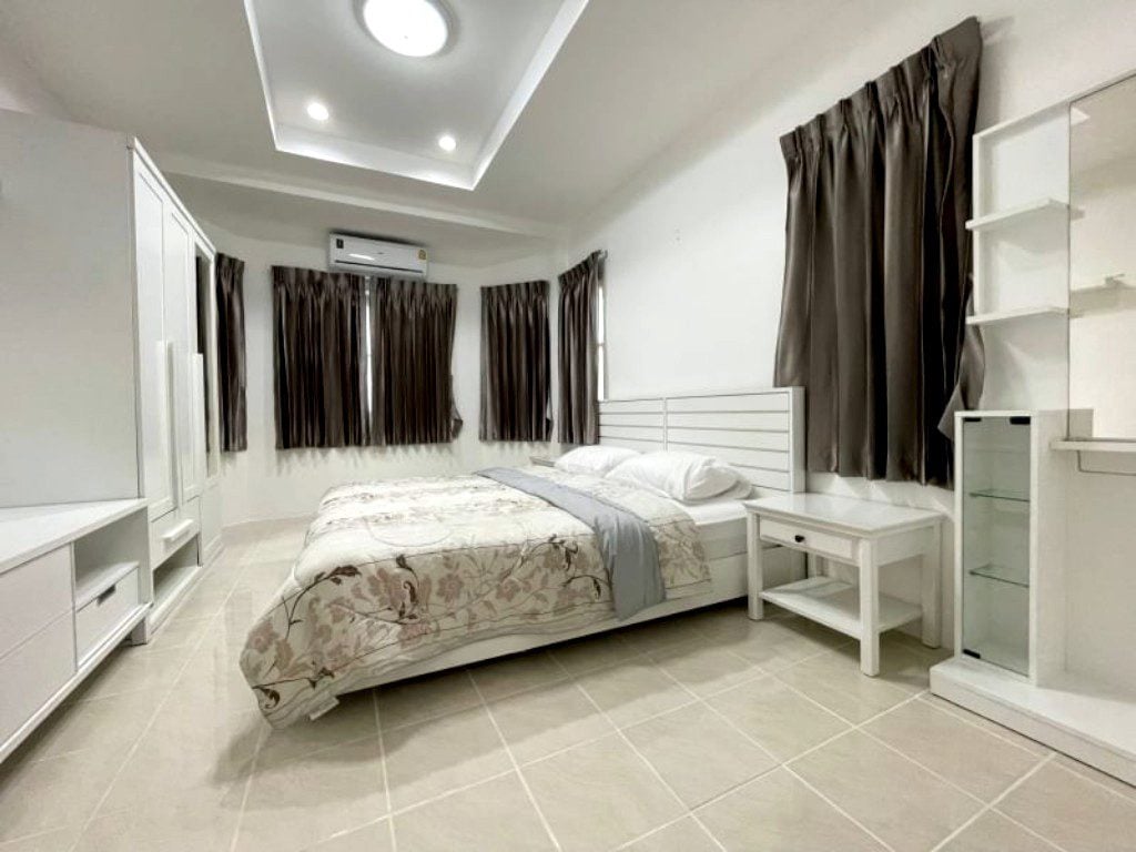 3 Bedrooms House for sale and rent in East Pattaya thumbnail