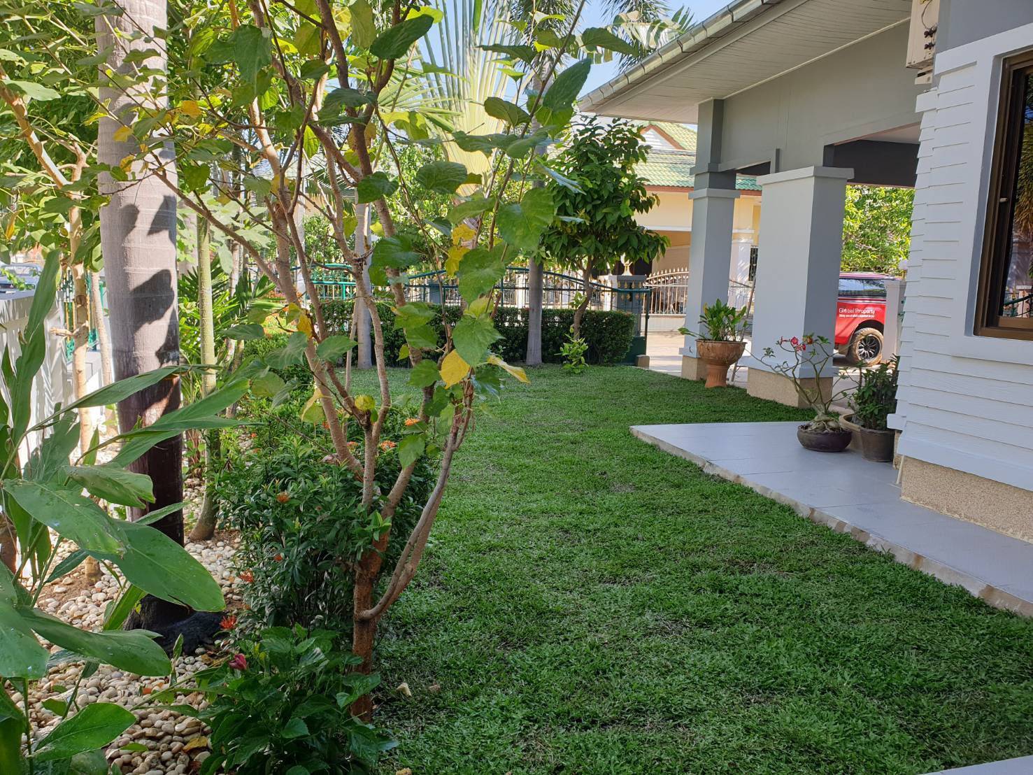 3-bedroom house in Pornthep Village 3 East Pattaya thumbnail