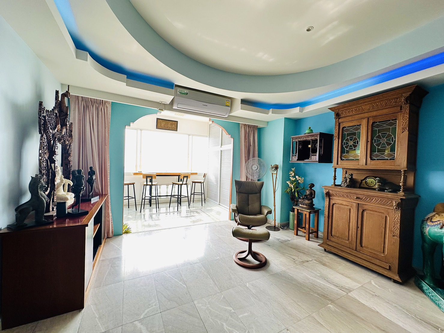 2 Bed Condo with Sea view for Rent at Jomtien Complex thumbnail