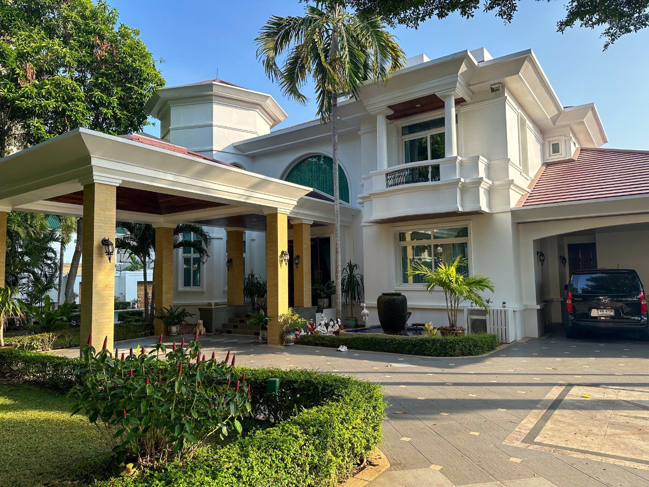 Luxury House For Sale in Pratamnak thumbnail