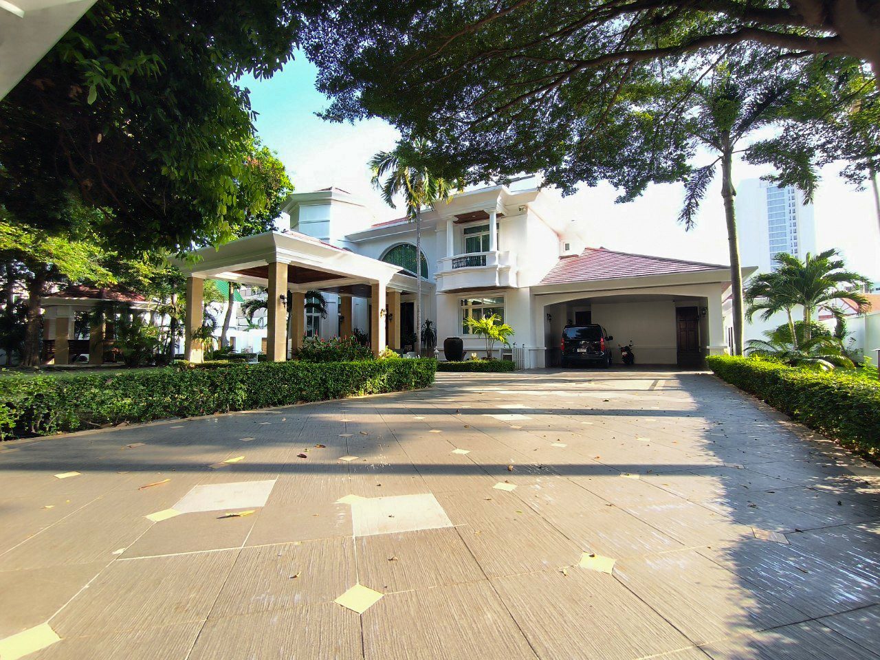 Luxury House For Sale in Pratamnak thumbnail