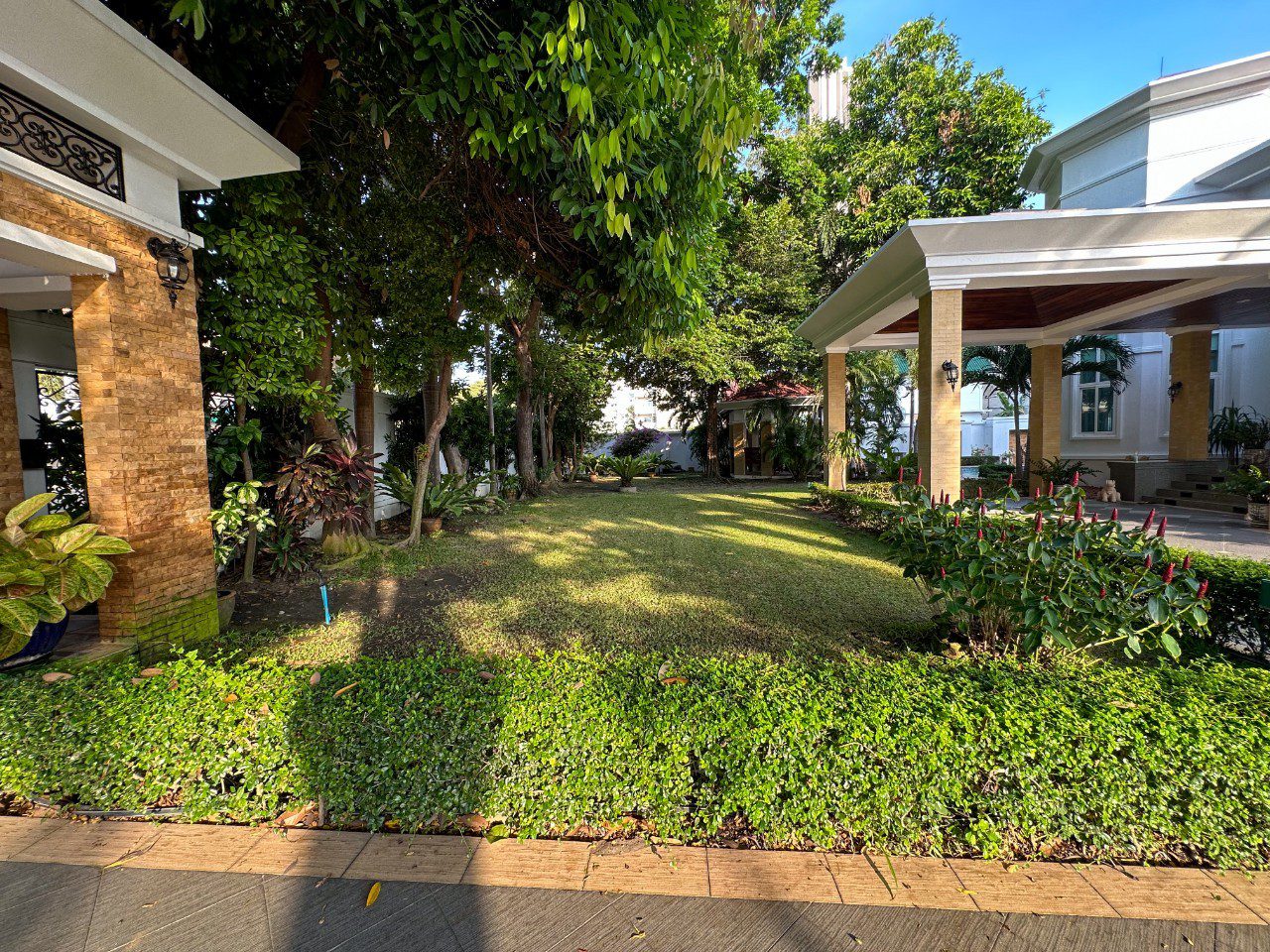 Luxury House For Sale in Pratamnak thumbnail