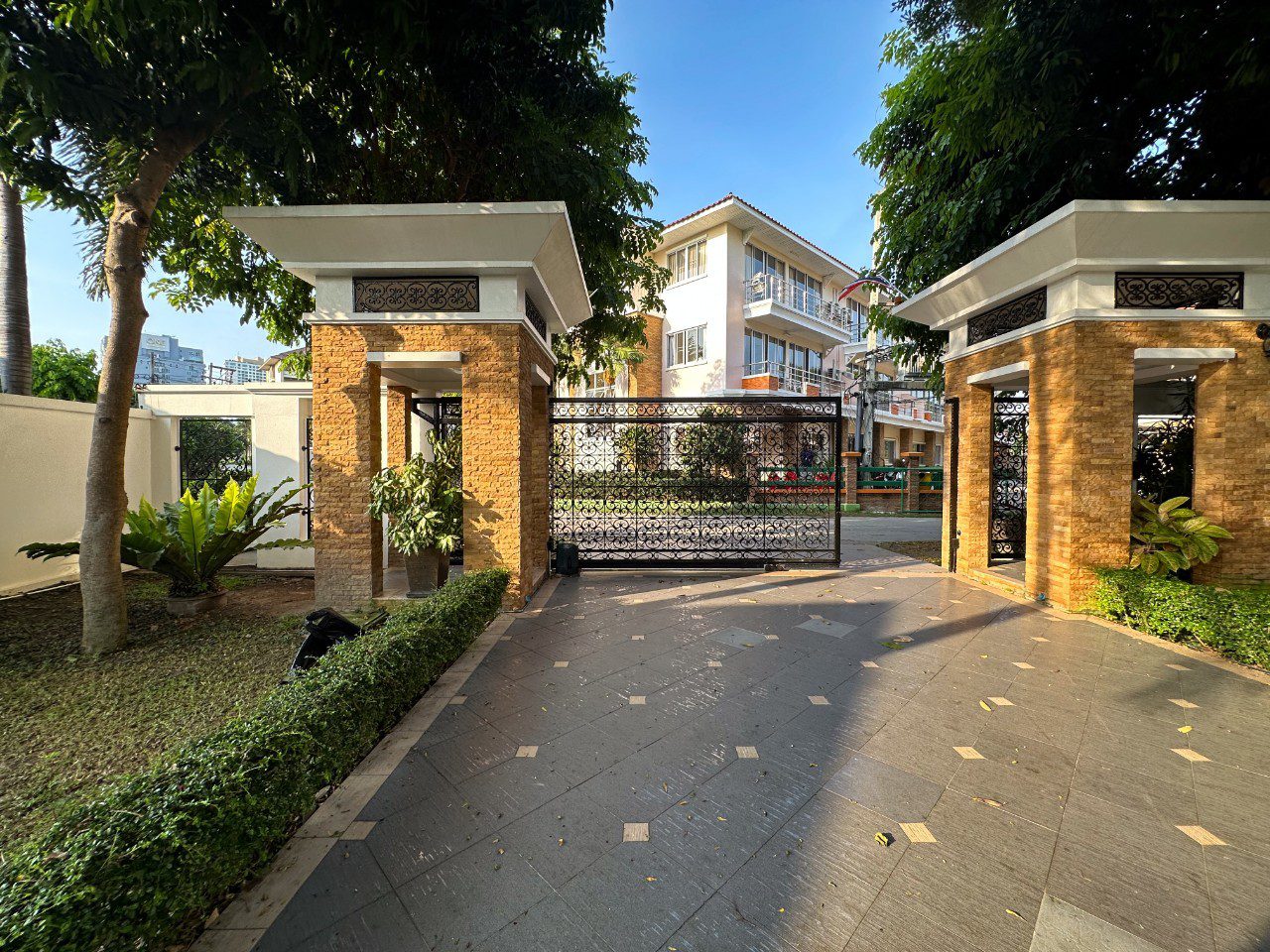 Luxury House For Sale in Pratamnak thumbnail