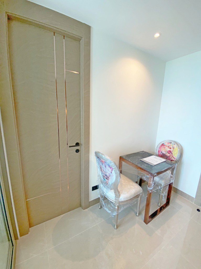 Luxury condo for Sale at The Riviera Ocean Drive thumbnail