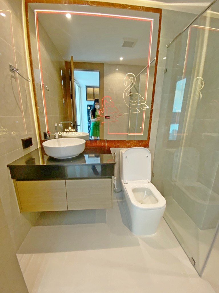 Luxury condo for Sale at The Riviera Ocean Drive thumbnail