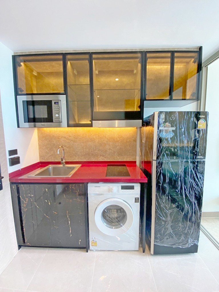 Luxury condo for Sale at The Riviera Ocean Drive thumbnail