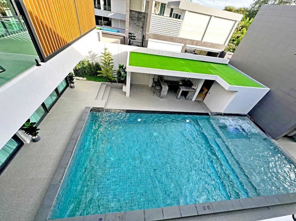 Luxury Modern Pool Villa For sale Near Jomtien Beach thumbnail