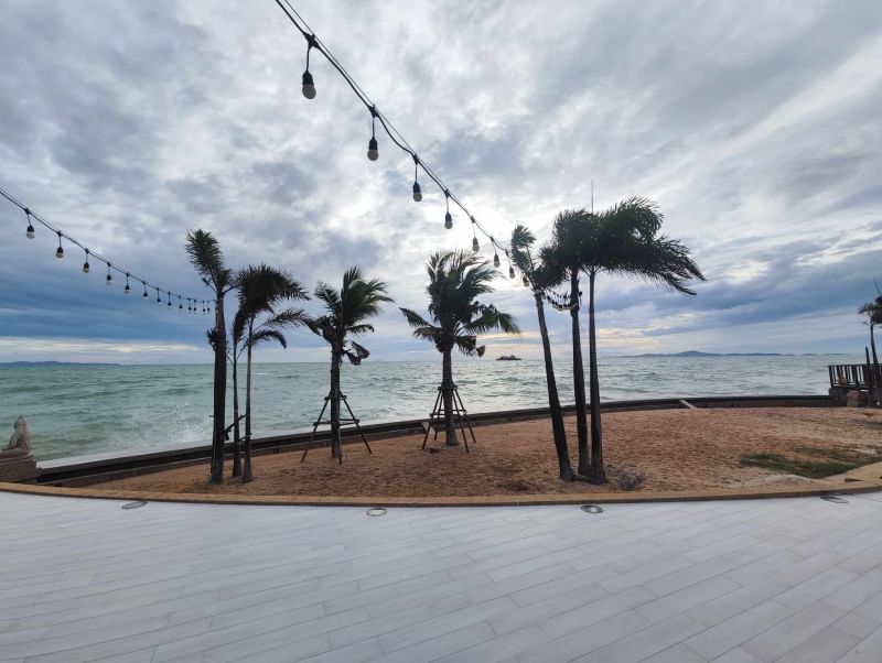 Luxurious Dharawadi Pool Villa with Spacious Design in Quiet Najomtien thumbnail