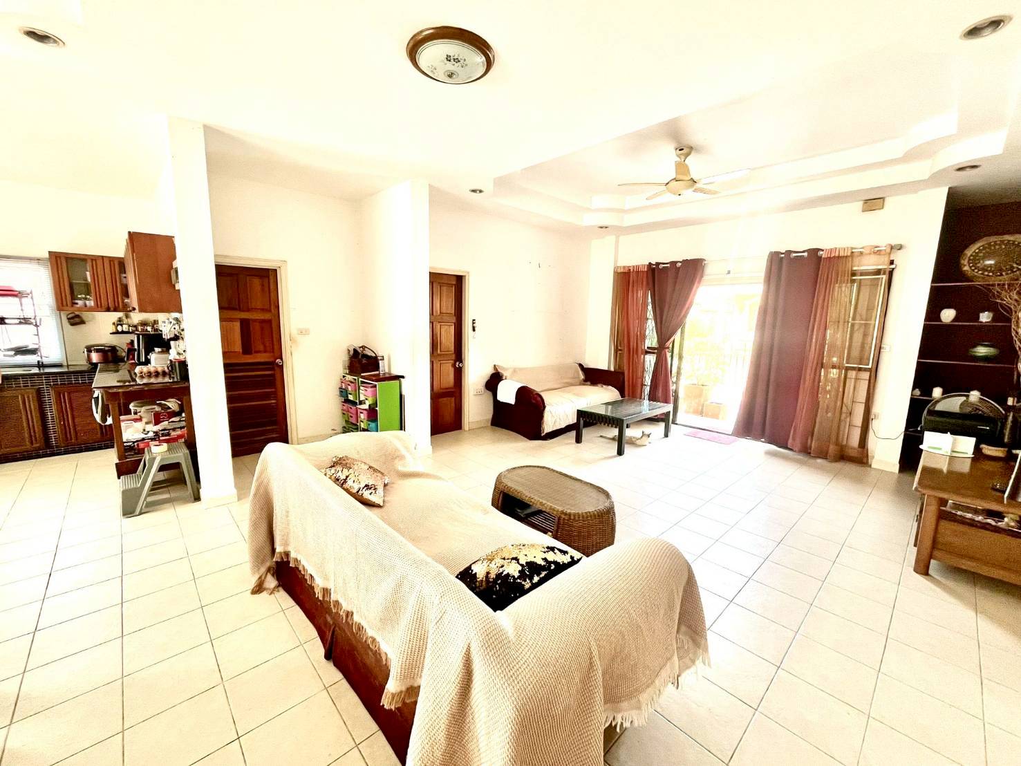 Hot Deal! 3 Bedroom House for Sale at Bangsaray thumbnail