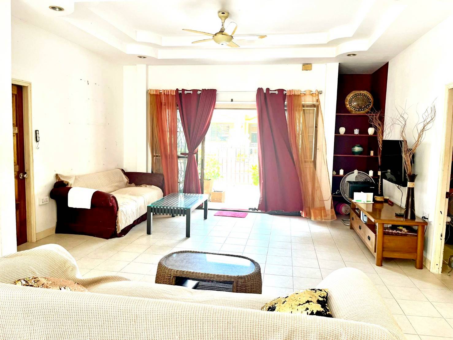 Hot Deal! 3 Bedroom House for Sale at Bangsaray thumbnail