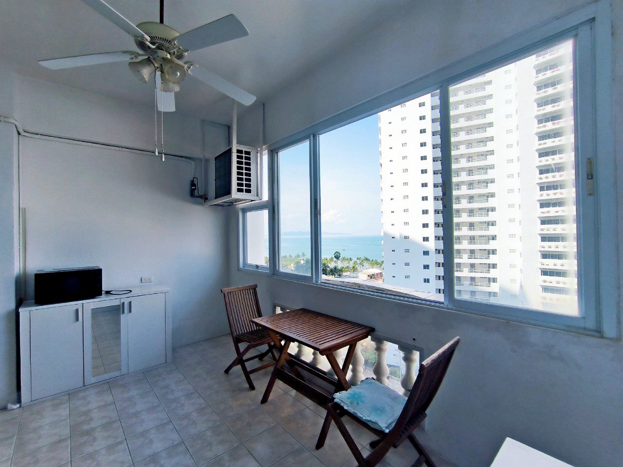 Sea View Condo For sale at Jomtien Complex thumbnail