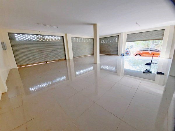 SHOPHOUSE FOR SALE&amp;RENT AT SOI PHOENIX GOLF thumbnail