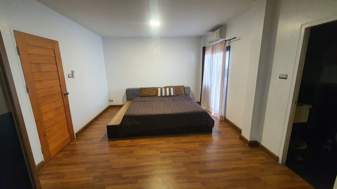 4Story Townhouse For Sale Jomtien Soi 1 thumbnail