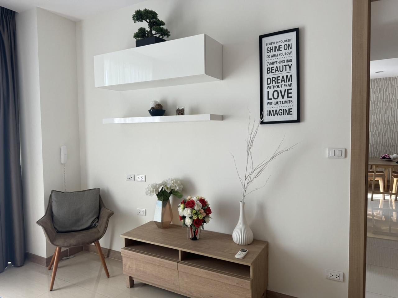 Luxury Sea view Condo At Riviera Wong Armat thumbnail