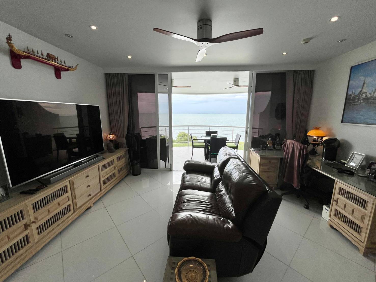 Overview of Pure Sunset Beach in Na Chom Tien, Pattaya thumbnail