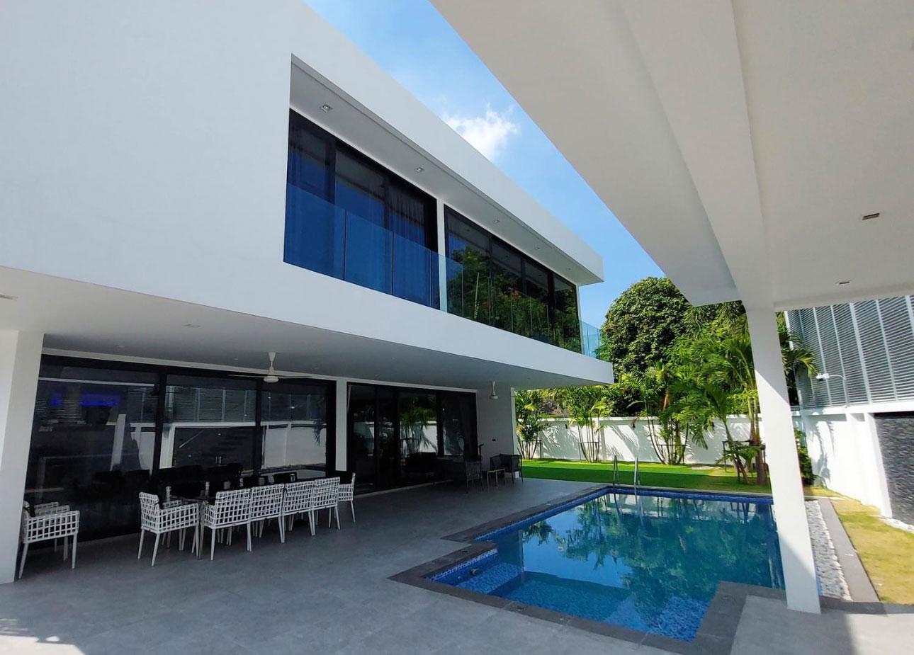 Stunning Luxury Pool Villa in Pratumnak, Pattaya thumbnail
