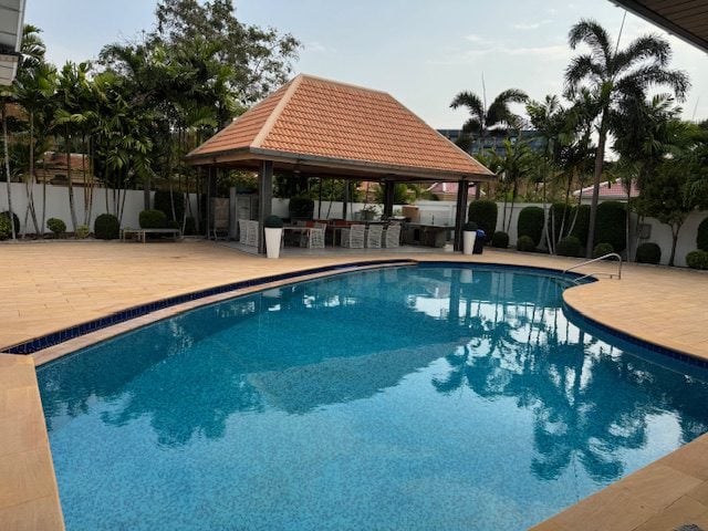 Luxurious Pool Villa for Sale in Jomtien thumbnail
