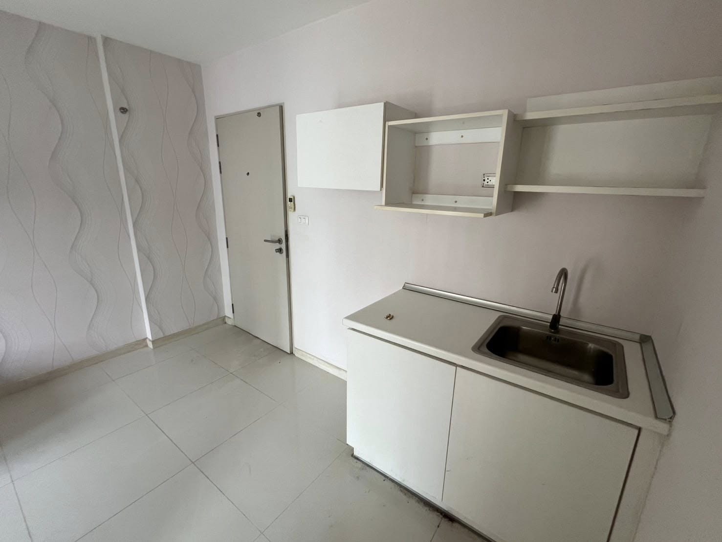 1Bedroom Condo For Sale thumbnail