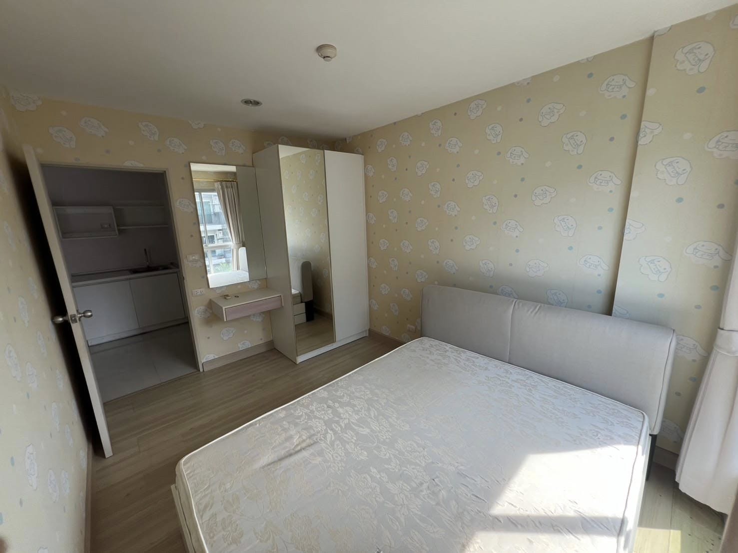 1Bedroom Condo For Sale thumbnail