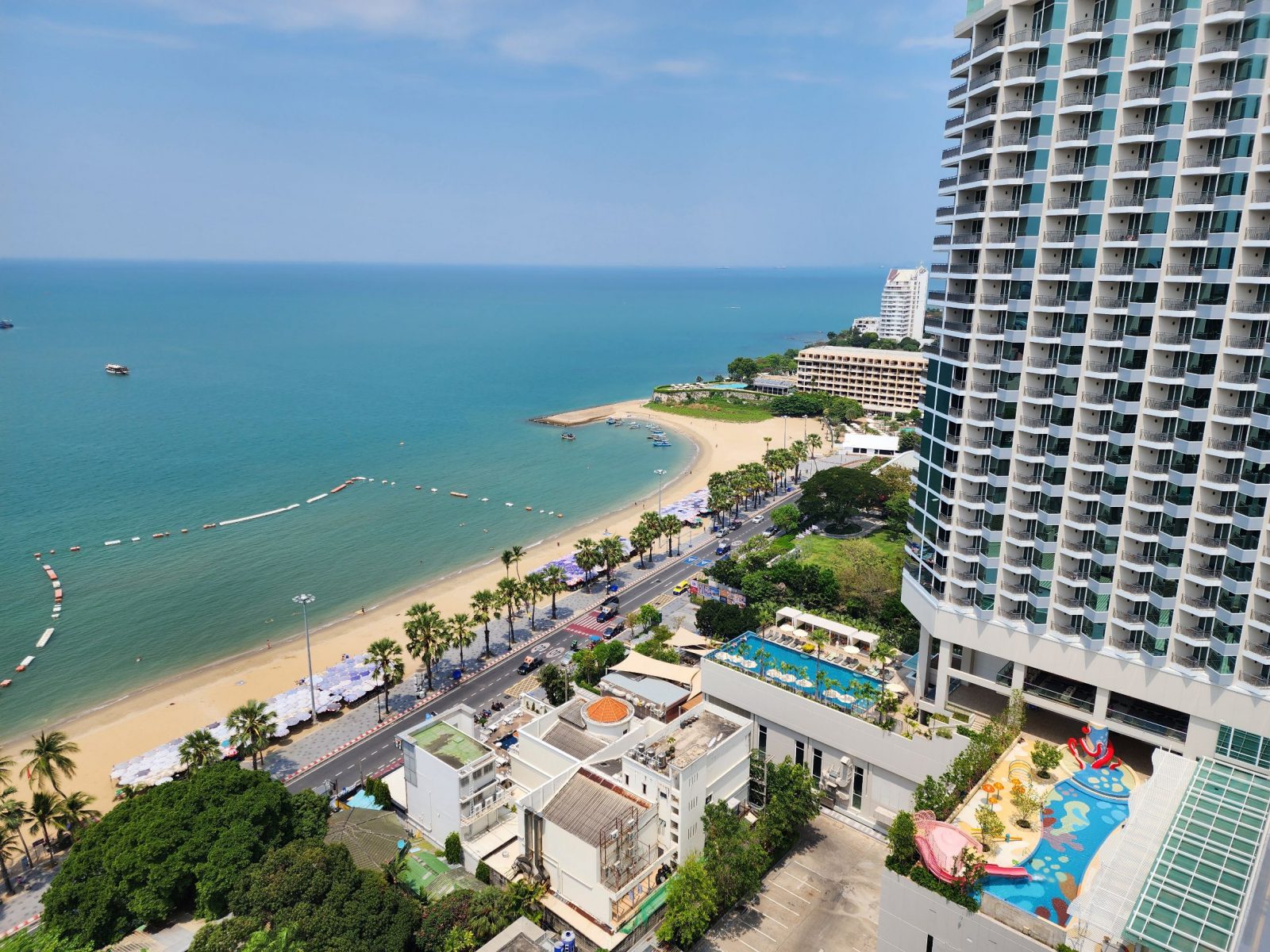 Sea View Beach Road Condo  For Rent thumbnail