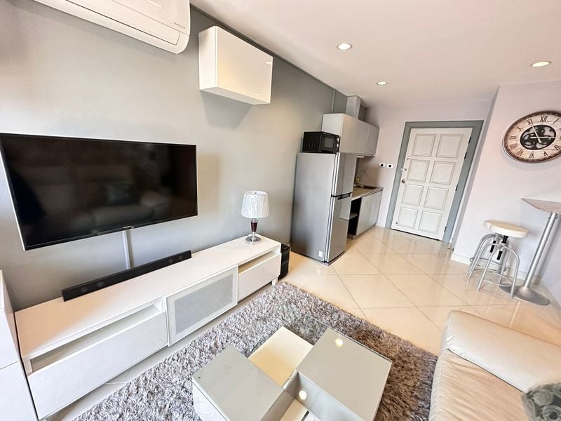 Parklane Condo Pattaya – Modern Living with Prime Amenities thumbnail