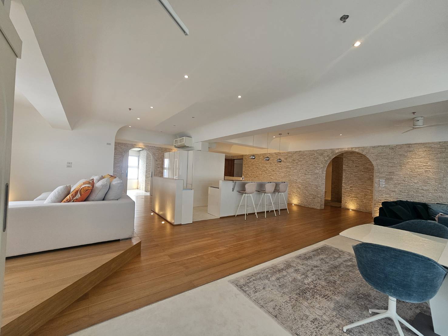 Metro Jomtien Condotel – 38th Floor Unit with Panoramic Ocean Views thumbnail