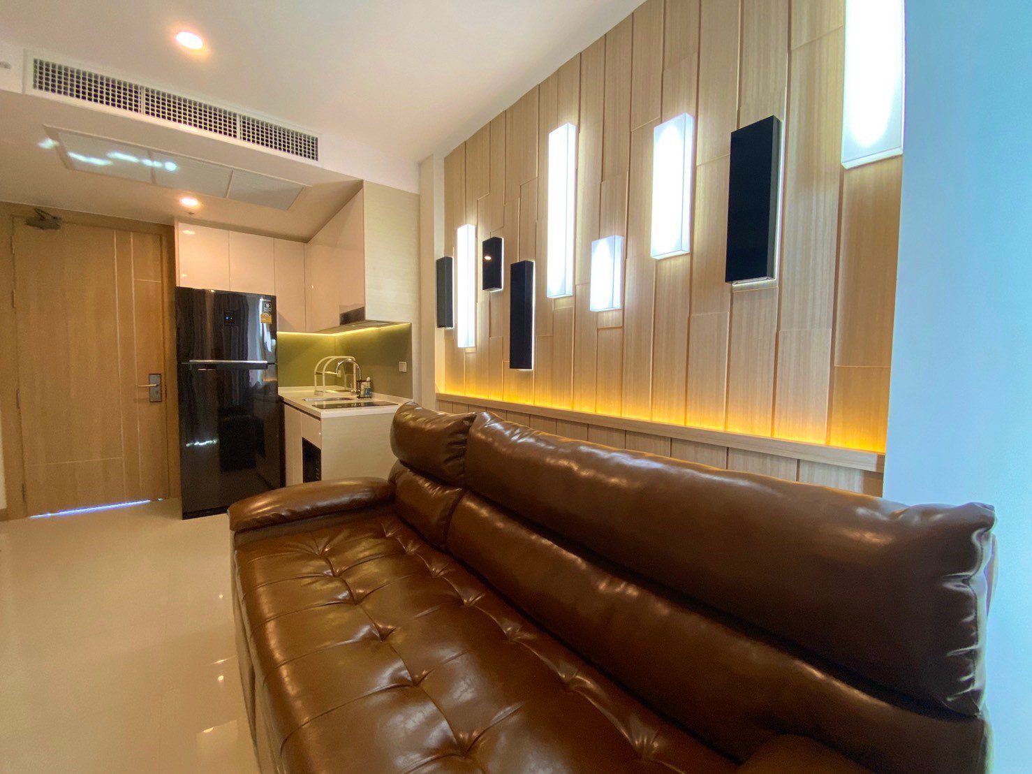 Modern Japanese-Style Unit for Rent at The Riviera Jomtien thumbnail
