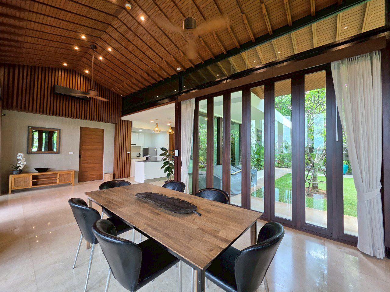 Executive Villa Rental at Sunplay Bangsaray thumbnail