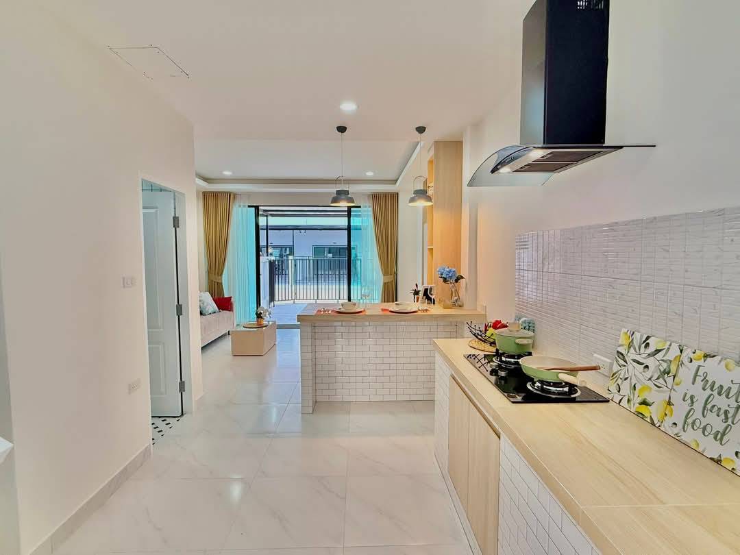 Effortless Living in a 2-Storey Townhome thumbnail