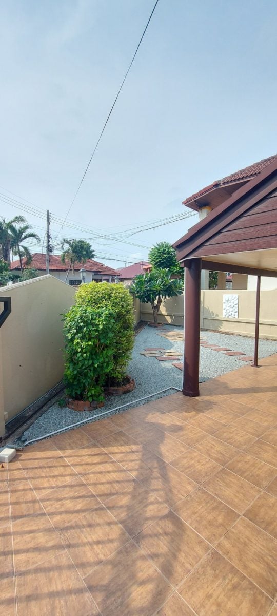 Affordable Living Near Local Commu- Detached House For Rent on Soi Siam Country Club thumbnail