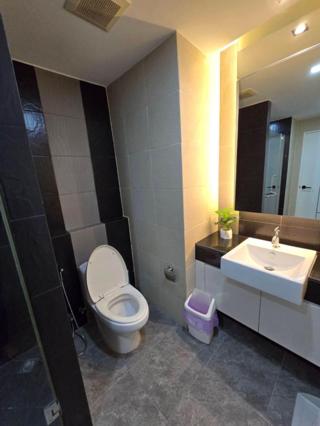 The Blue Residence Condo for Sale thumbnail